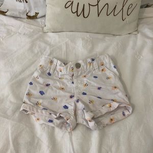 SO CUTE New Cond! Old Navy flower shorts 🌸